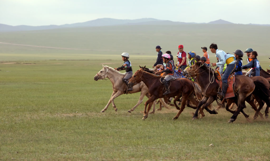 mongolia horseback riding tour