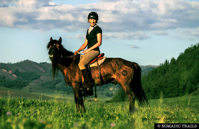 mongolia horseback riding tour